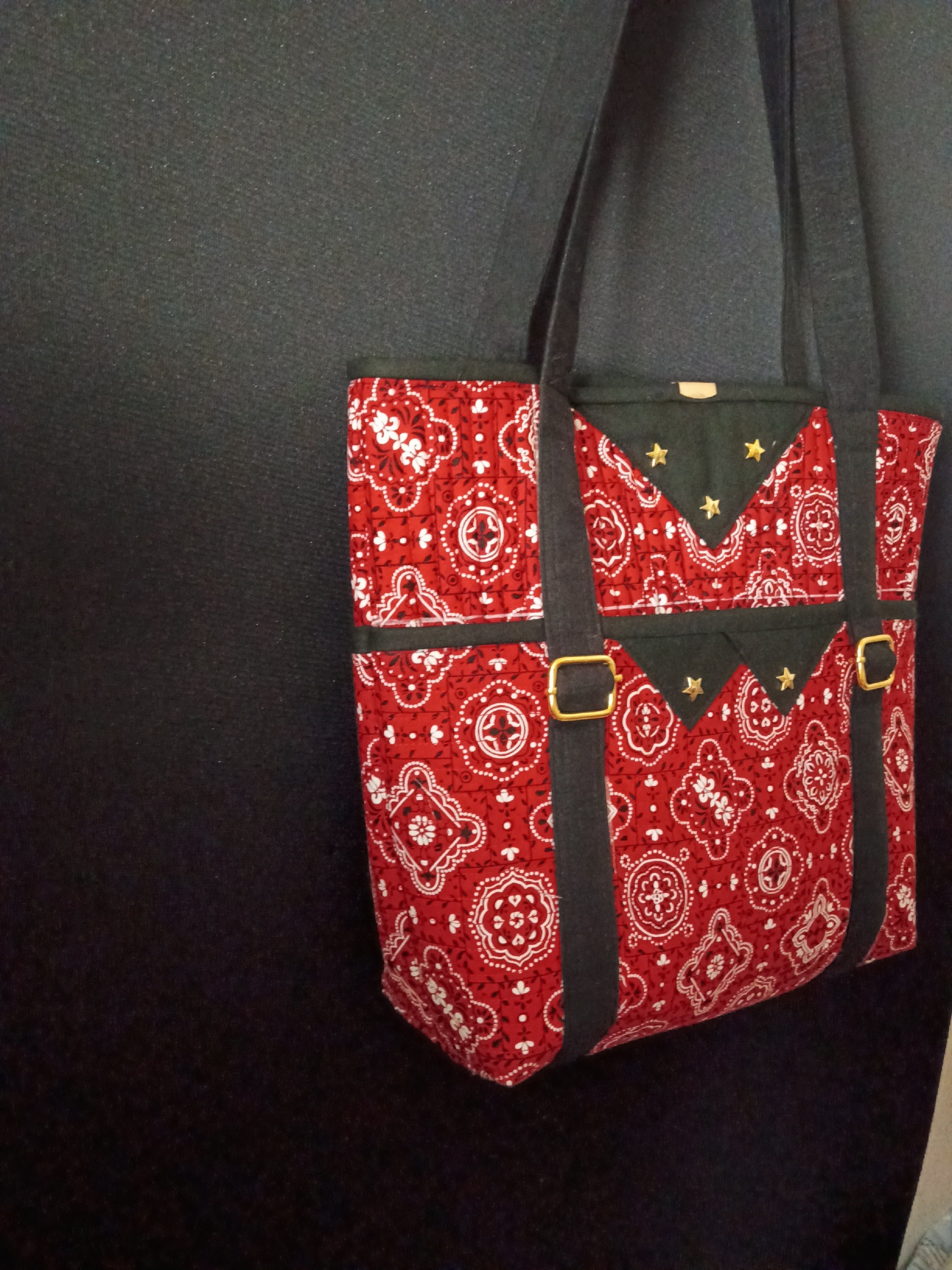 Homestead Bandana Quilted Tote — Red, Black & Gold Stars
