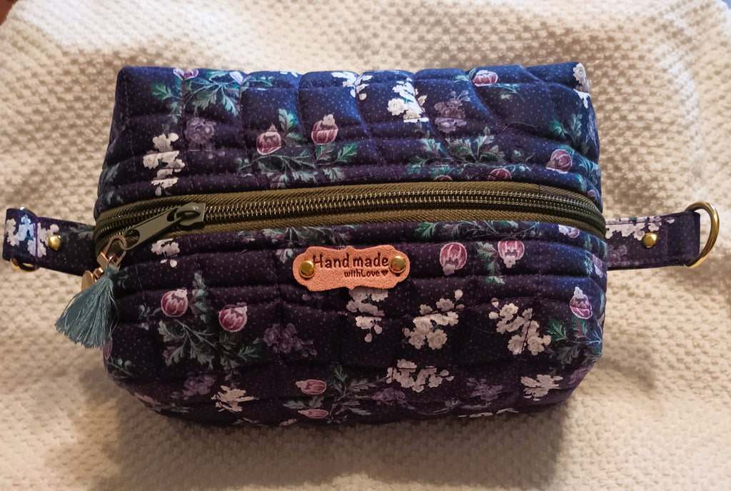 Zip & Bloom Small Quilted Make-up Bag